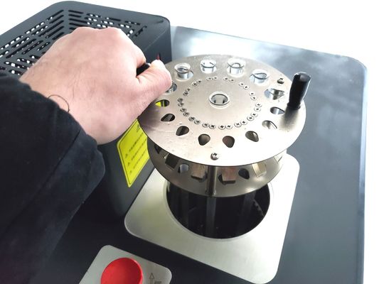 온도 70~300 C를 측정하는 온도 조절 오일 욕조/탱크 ISO17025 인증