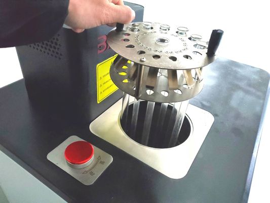 자기 배기가스 기능 70-300 ° C 0.001 ° C 해상도와 온도 캘리브레이션 오일 욕조